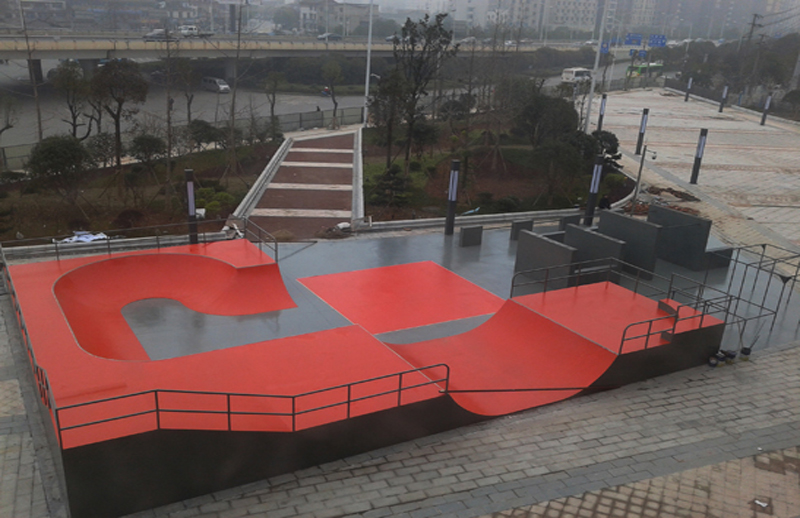 湖南省長(zhǎng)沙大學(xué)城商業(yè)廣場(chǎng)極限運(yùn)動(dòng)場(chǎng)