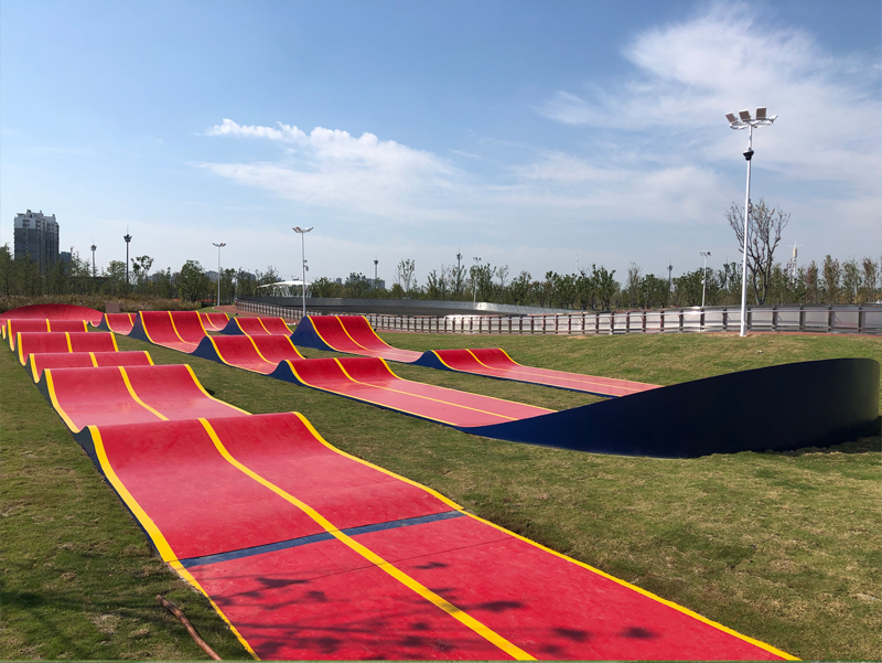 江蘇省鹽城市鹽龍體育公園小輪車越野場地（泵道）