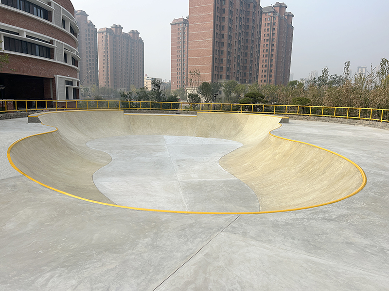 河北省邢臺市童泰學(xué)校極限運動場（碗池區(qū)）